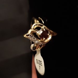 NIB Red Garnet Gold plated ring size 7 round cut gem silver accents